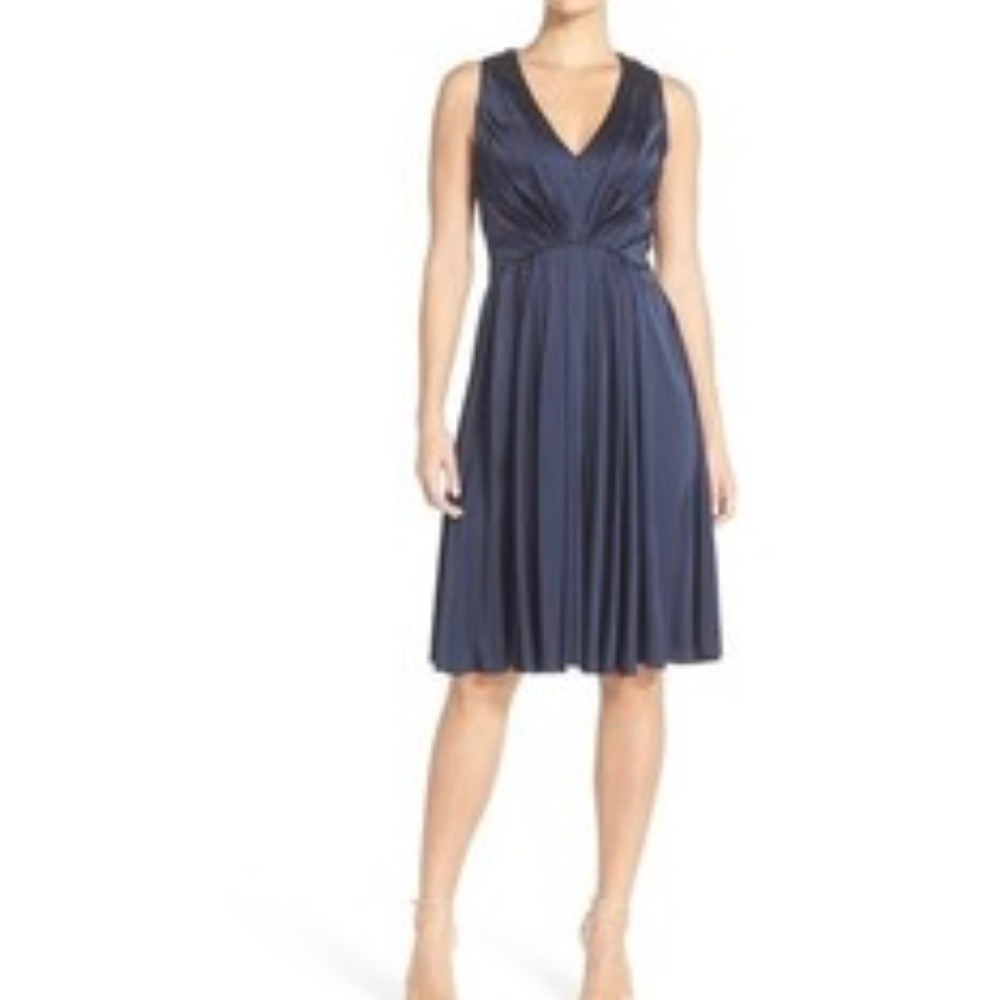 Vera Wang Navy Blue Pleated V-Neck Fit & Flare Cocktail Dress Size 8